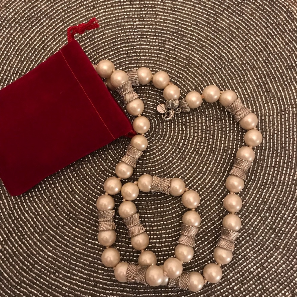 Long pearl necklace